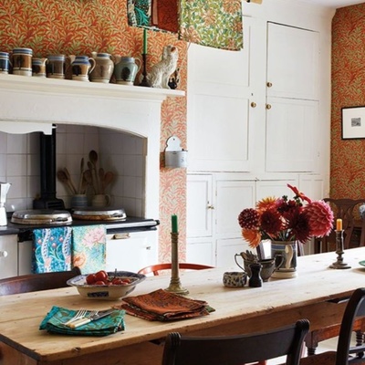 Morris and Co kitchen set with fabrics and wallpaper Morris and Co kitchen set with fabrics and wallpaper