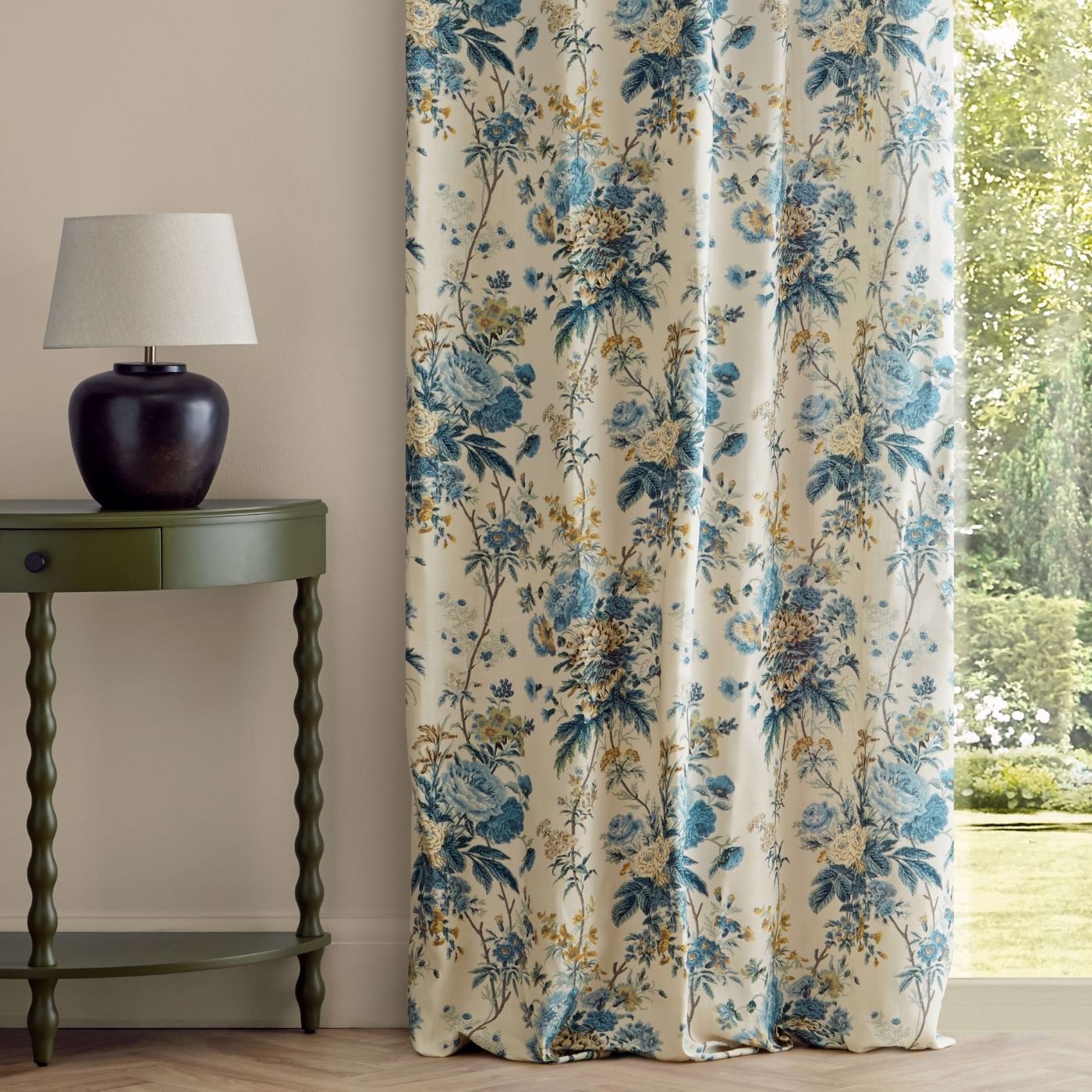 Lakeland Paradis Poppinjay/Lion Fabric by SAN