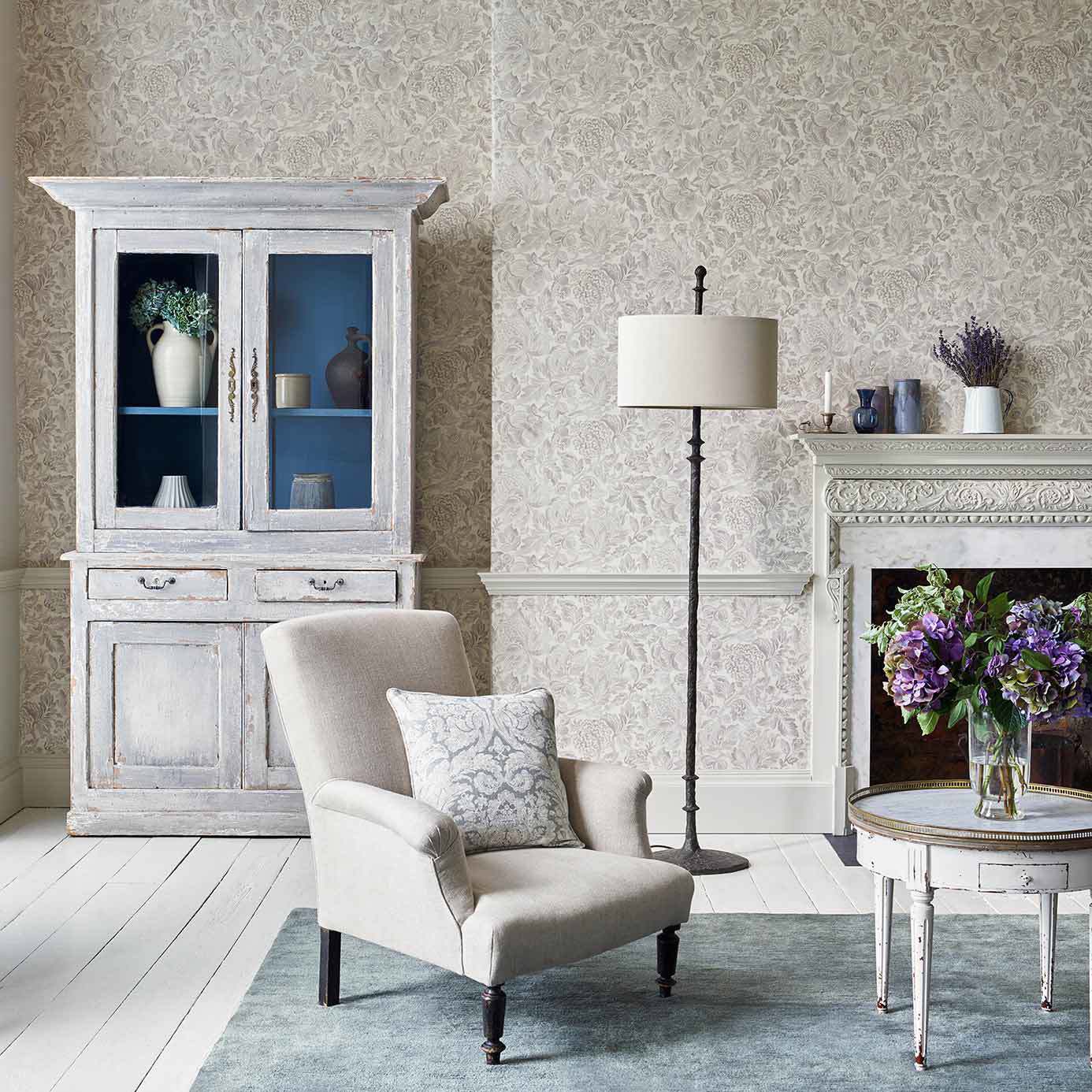 Thackeray Ivory Wallpaper by SAN