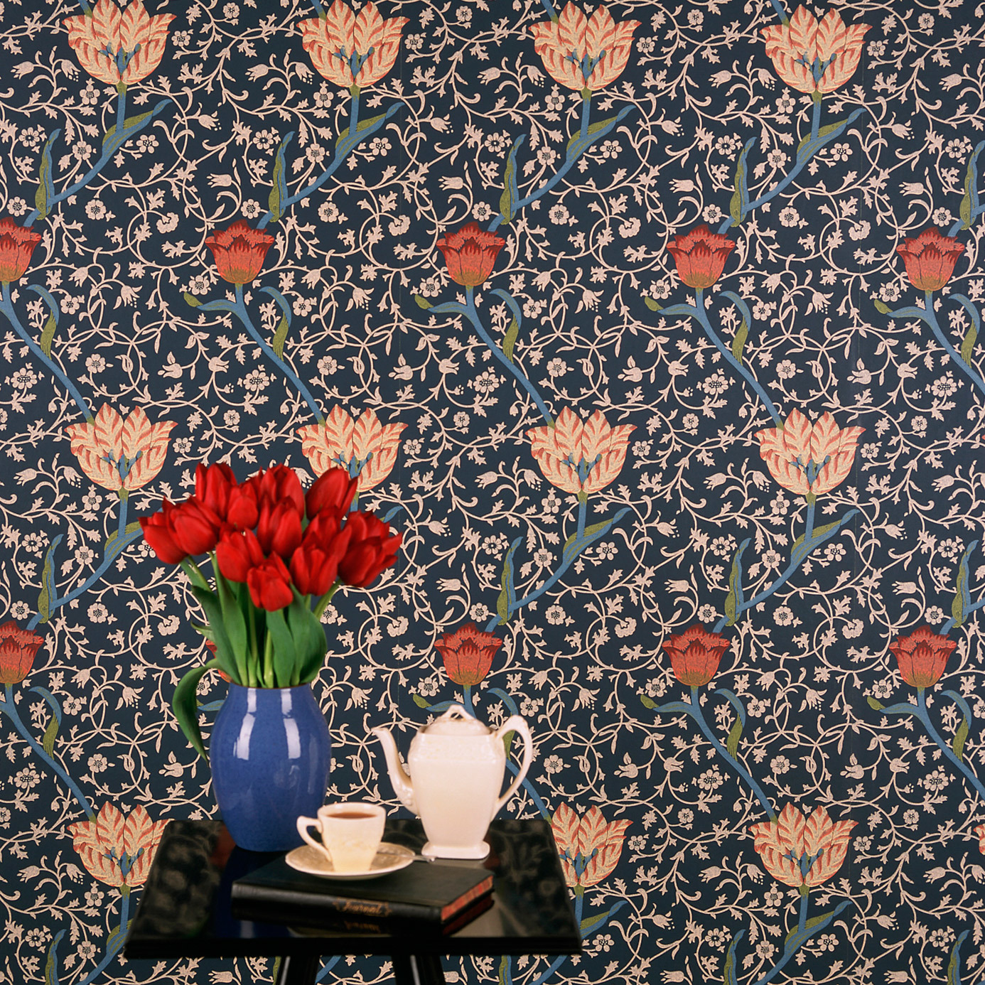 Garden Tulip Vanilla/Russet Wallpaper by MOR
