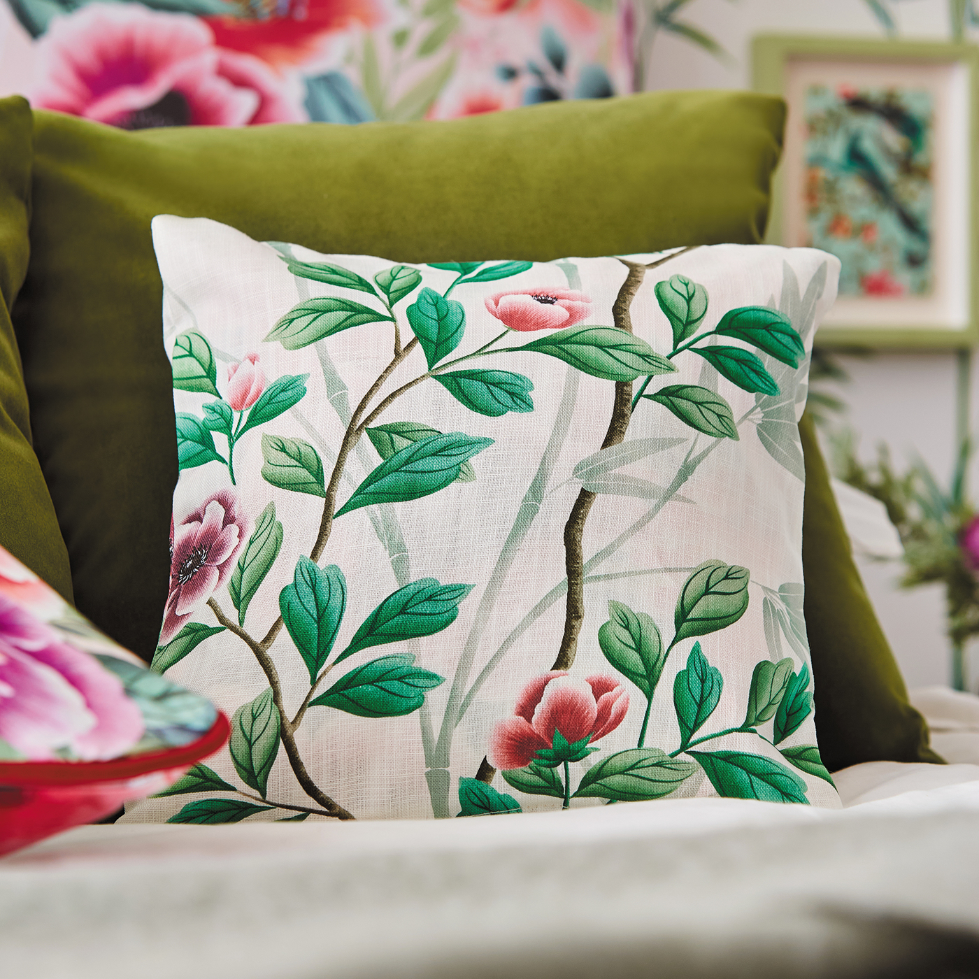 Lady Alford Fig Blossom/Magenta Fabric | Harlequin by Sanderson Design