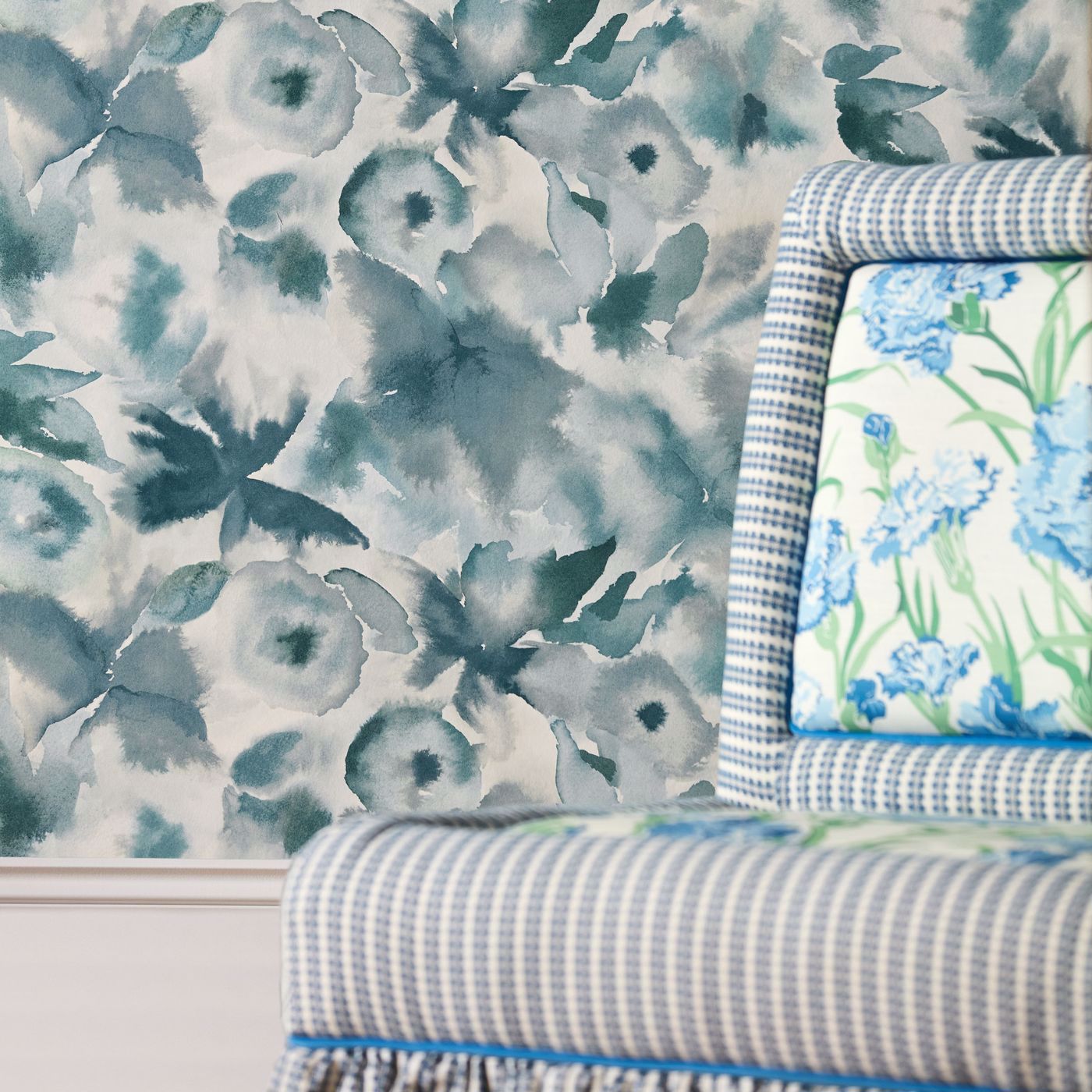 Flores Wide Width Clover/Kelly/Aqua Wallpaper by HAR