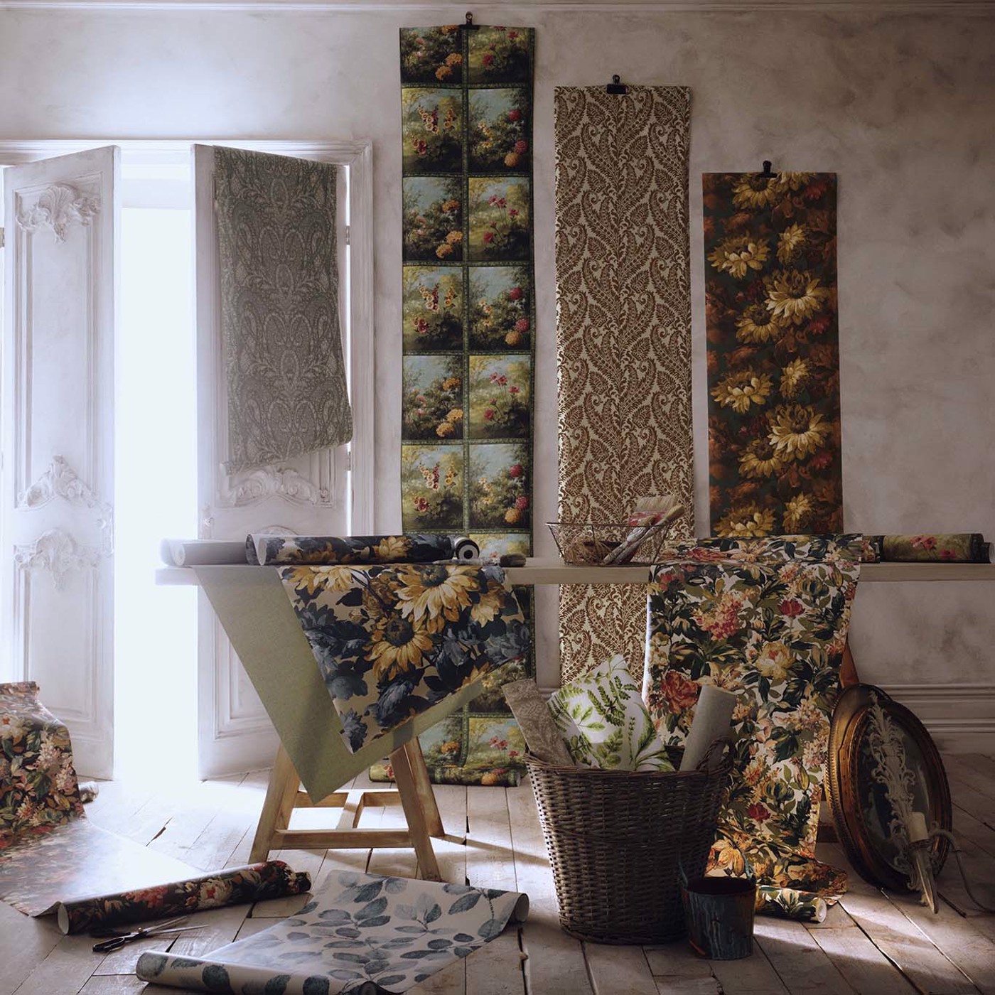 Palacio Linen Wallpaper by CNC