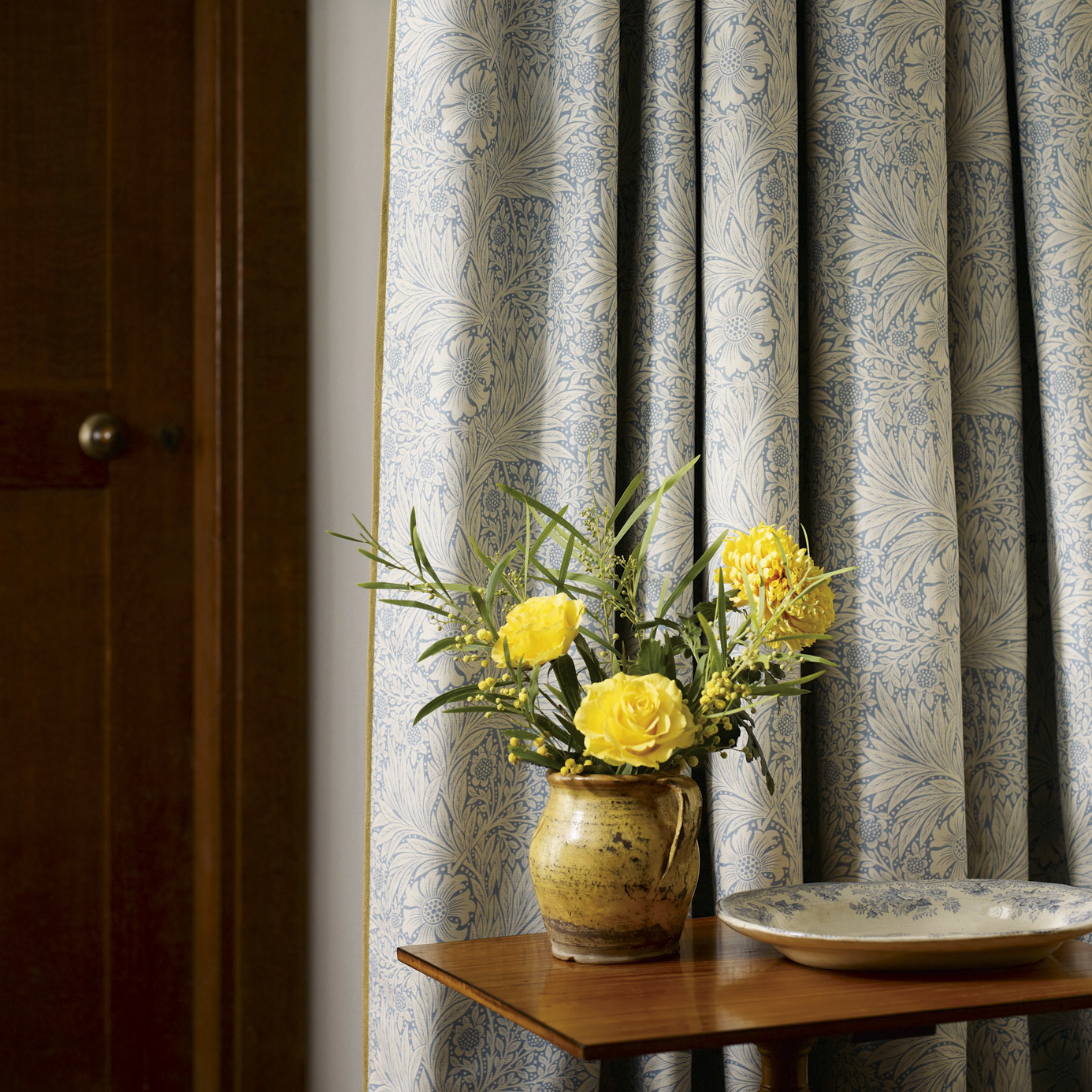 Marigold Olive/Linen Fabric | Morris & Co by Sanderson Design