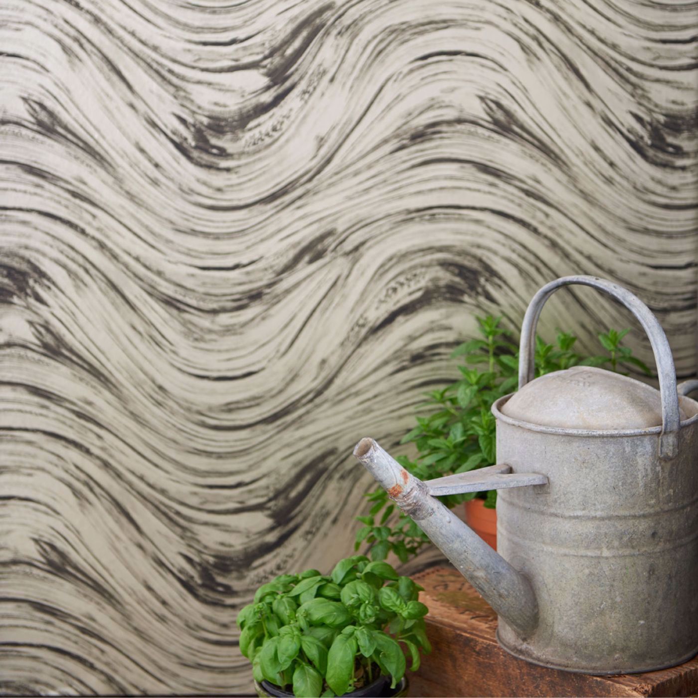 Agata Charcoal/Gold Wallpaper by CNC