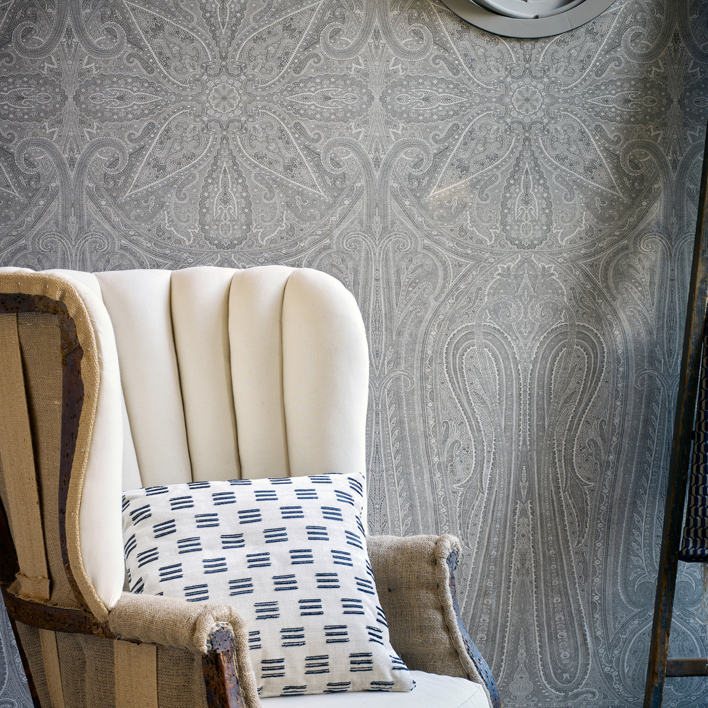 Grand Paisley Silver Wallpaper by ZOF