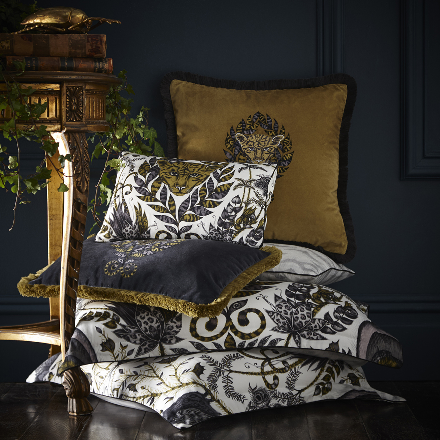 Amazon Oxford Pillowcase Gold Bedding by CNC