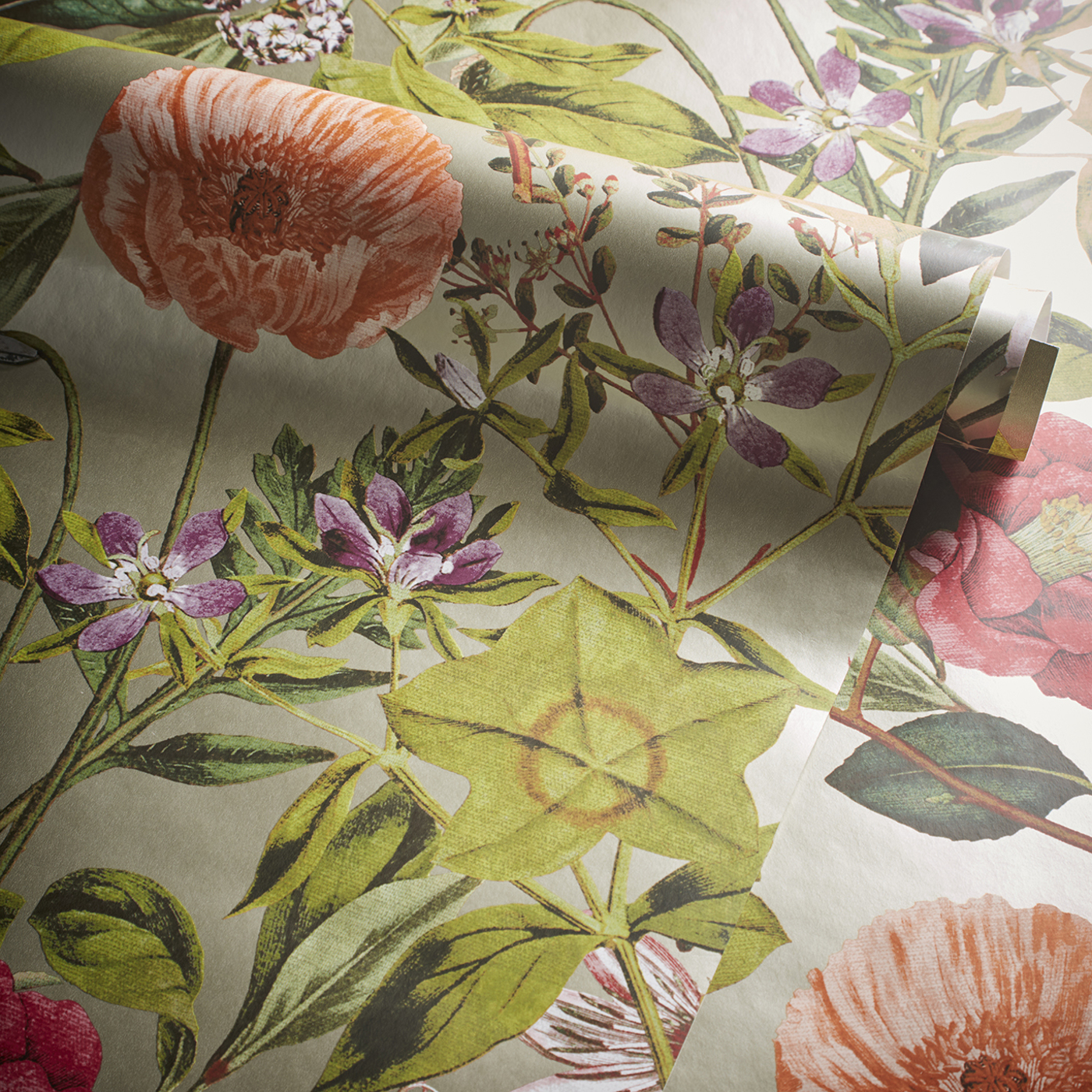 Passiflora Mulberry/Gilver Wallpaper by CNC