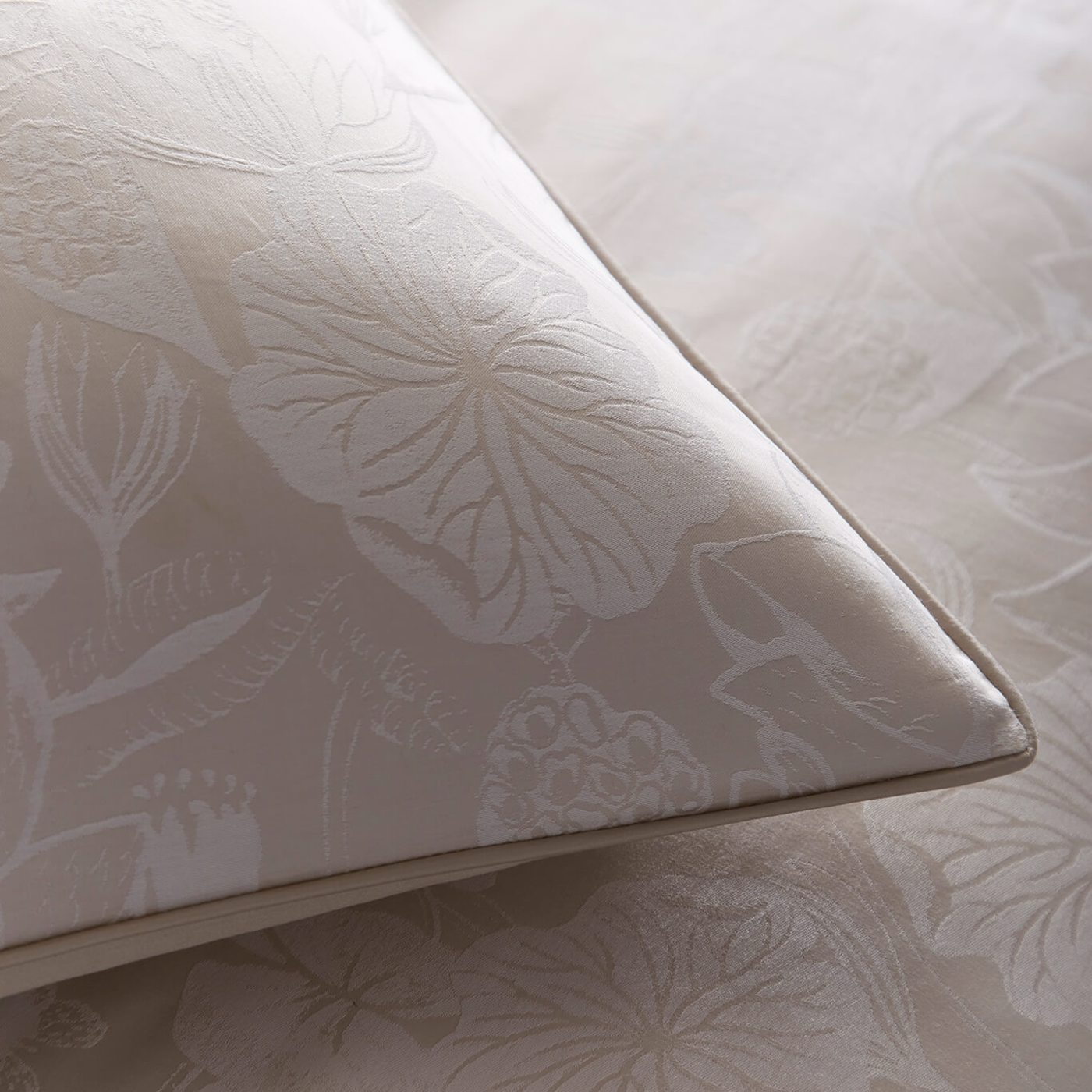 Waterlily Natural Bedding by CNC