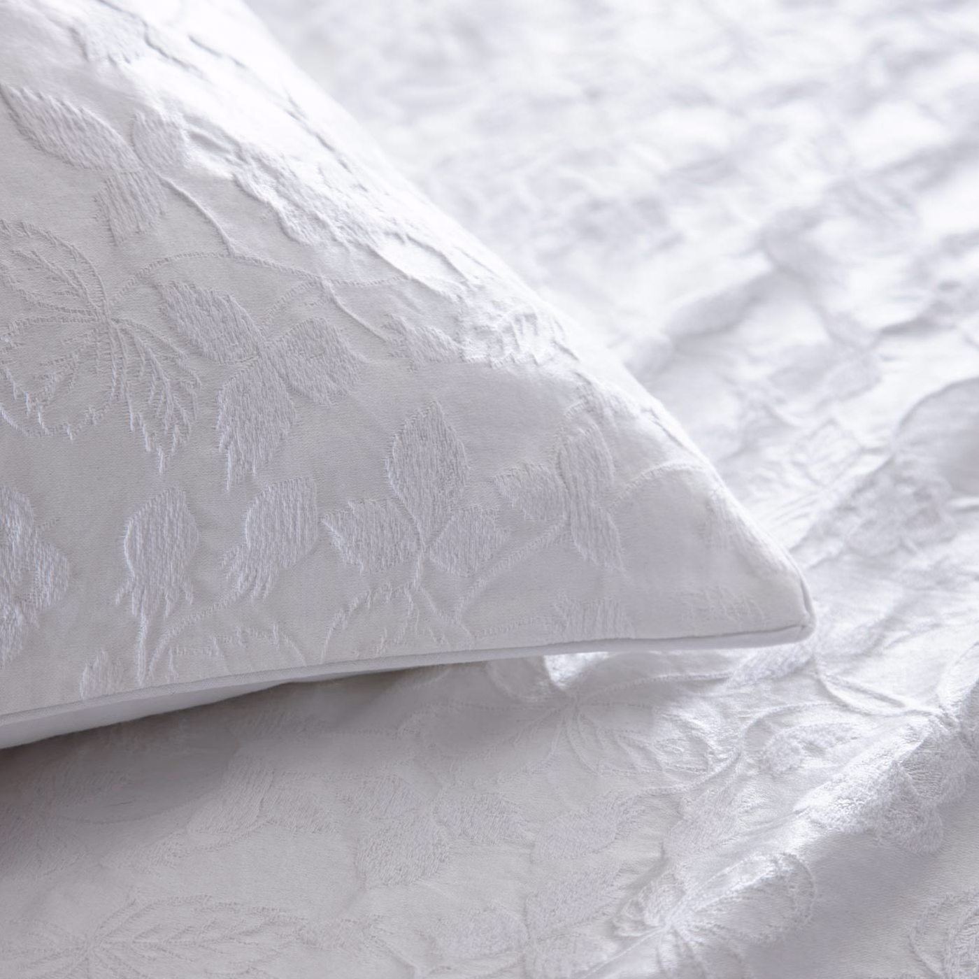 Wild Strawberry Duvet Set White Bedding by CNC