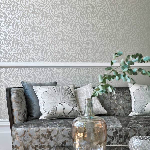 Seduire Oyster/Pearl Wallpaper by Harlequin