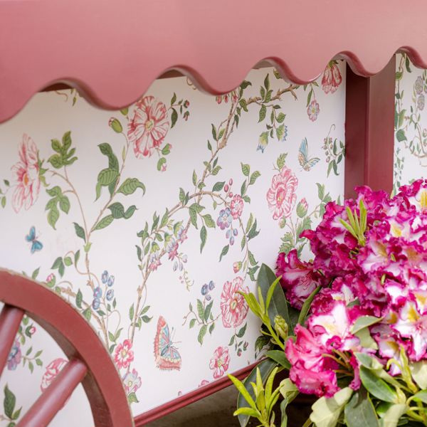 King's Rose Chintz Wallpaper by Sanderson