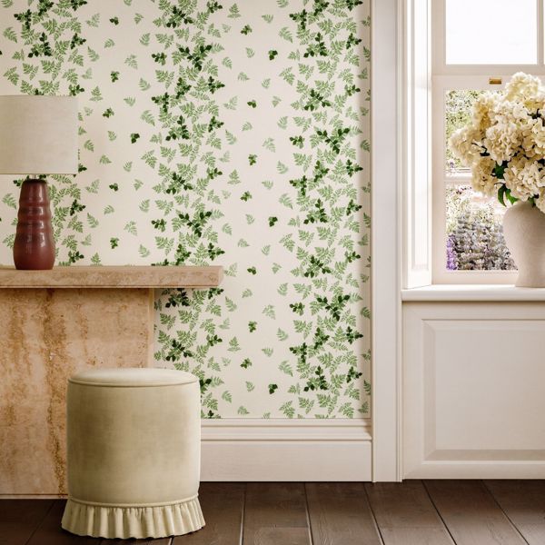 Alice's Fern Silver/Green Wallpaper by Sanderson