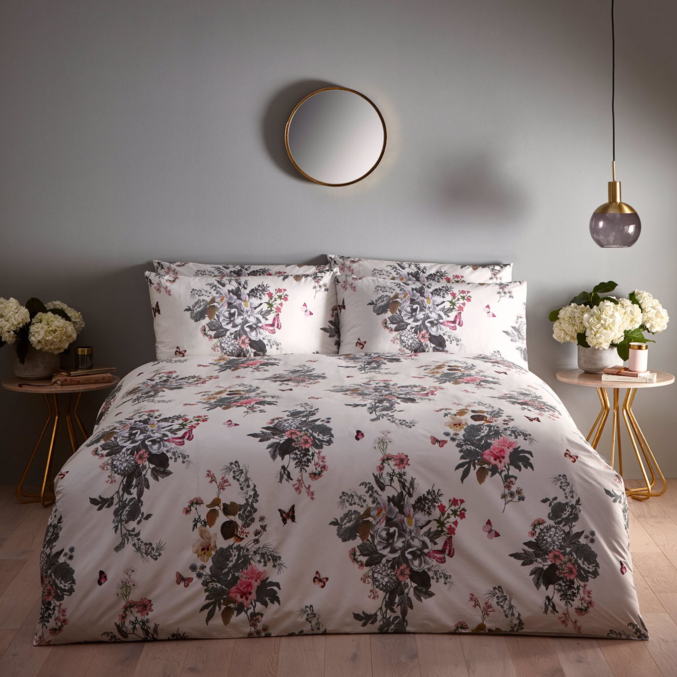 BOTANICAL BOUQUET DUVET SET IVORY Bedding by CNC