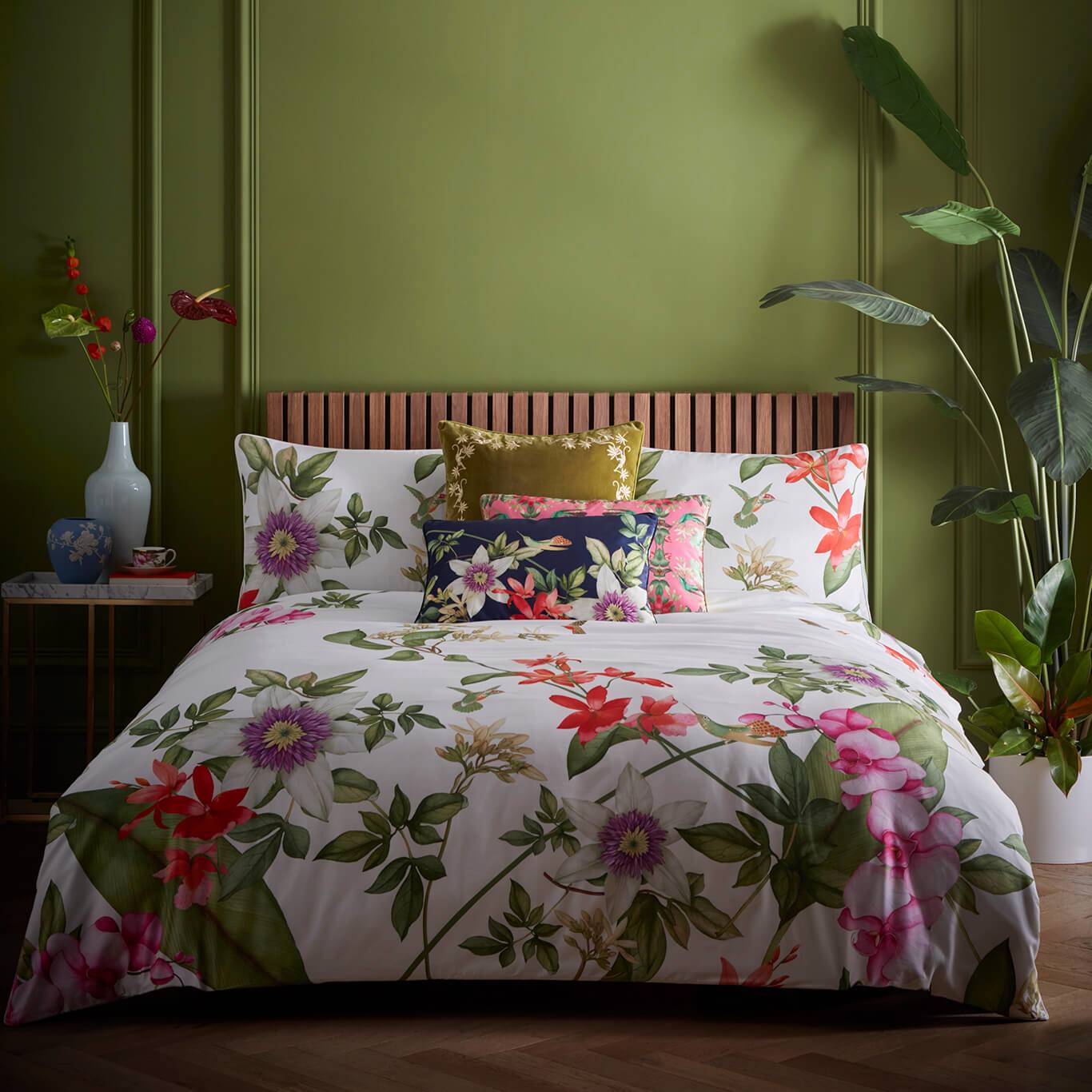 Hummingbird White Bedding by CNC